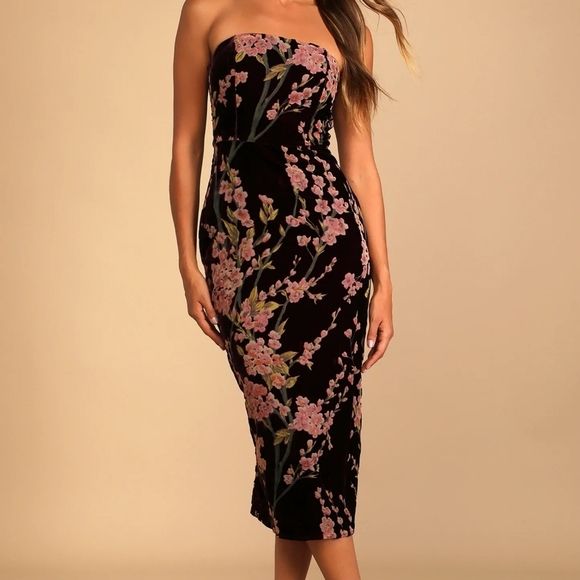 Lulus Dresses & Skirts - Lulus Strapless Velvet Dress with Pink Floral on Black